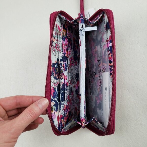 Vera Bradley Ultralight Accordian Wristlet Wallet Purse Red Card Holder RFID NEW - Picture 5 of 12